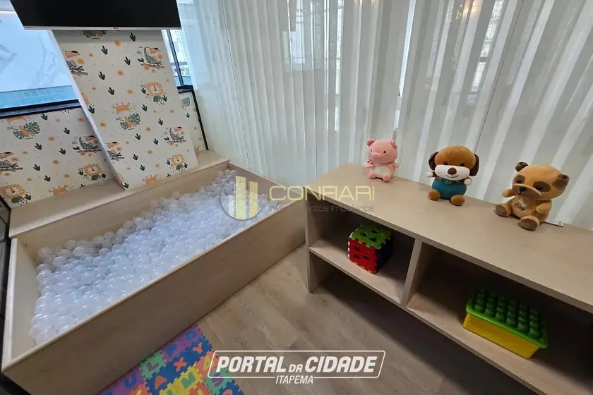 Apartamento &agrave; venda - 105m&sup2; - Meia Praia