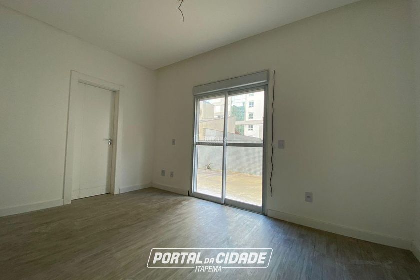 Apartamento &agrave; venda - 240m&sup2; - Meia Praia