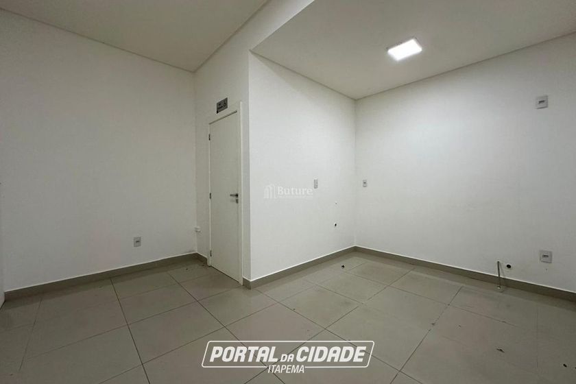 Sala Comercial &agrave; venda - 1252m&sup2; - Meia Praia