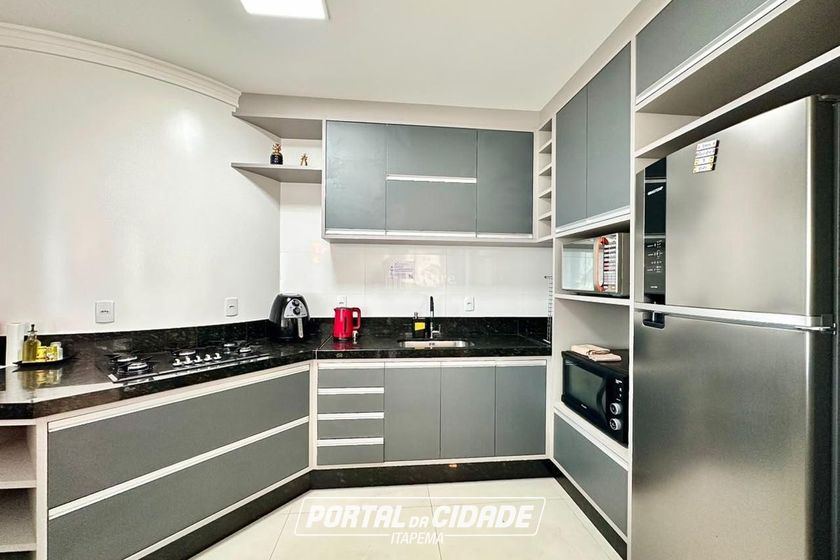 Apartamento &agrave; venda - 110m&sup2; - Meia Praia