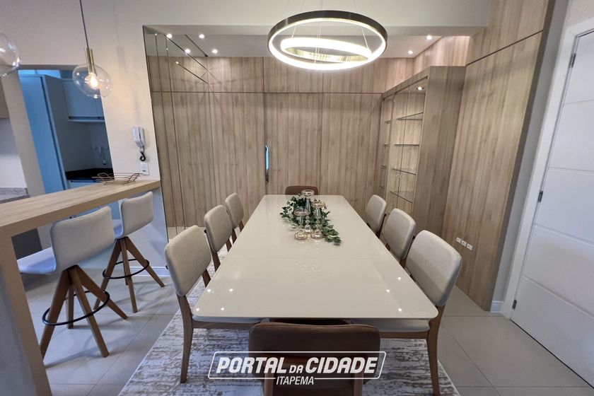 Apartamento &agrave; venda - 135m&sup2; - Meia Praia