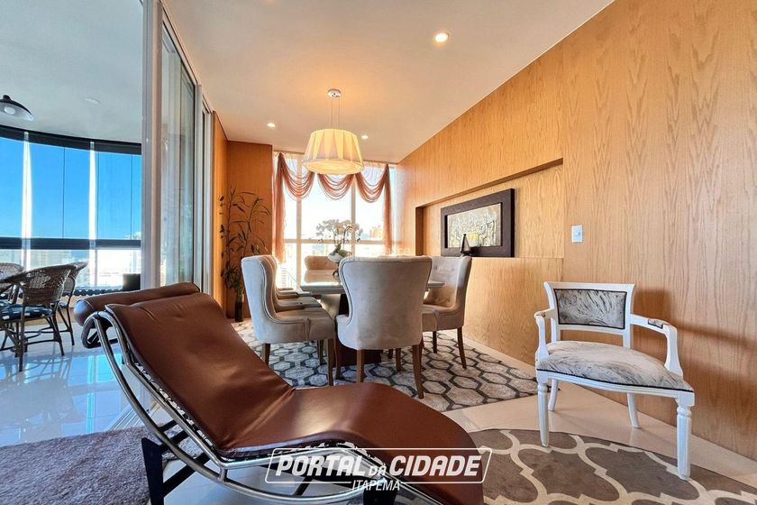 Apartamento &agrave; venda - 193m&sup2; - Meia Praia