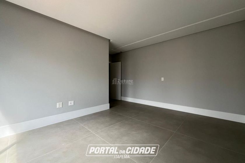 Apartamento &agrave; venda - 200m&sup2; - Meia Praia