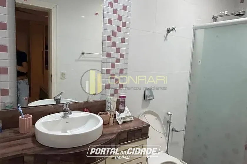 Casa para alugar - 300m&sup2; - Meia Praia
