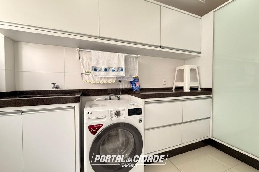 Apartamento &agrave; venda - 198m&sup2; - Meia Praia