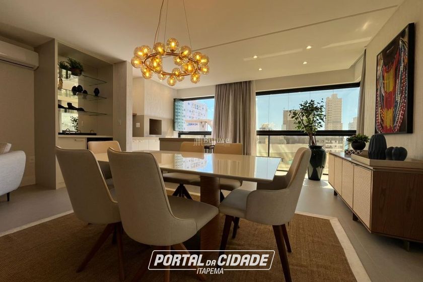 Apartamento &agrave; venda - 137m&sup2; - Meia Praia