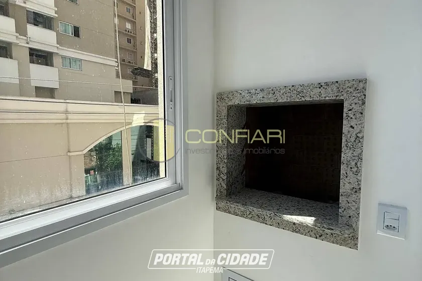 Apartamento &agrave; venda - 140m&sup2; - Meia Praia