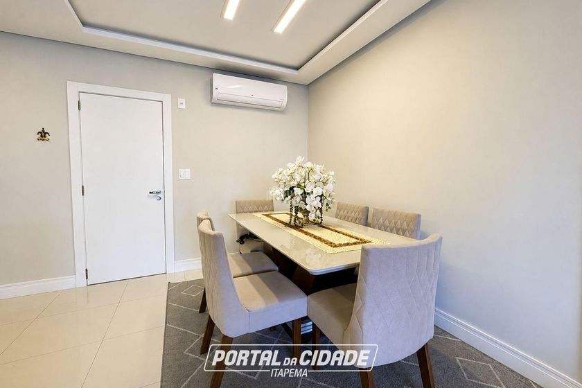 Apartamento &agrave; venda - 85m&sup2; - Meia Praia