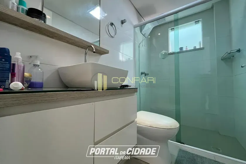 Apartamento &agrave; venda - 160m&sup2; - Meia Praia