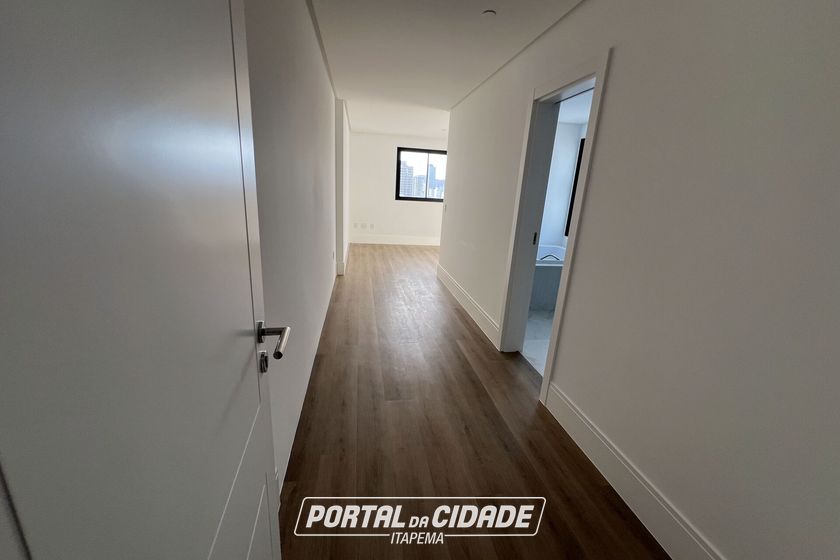 Apartamento &agrave; venda - 185m&sup2; - Meia Praia