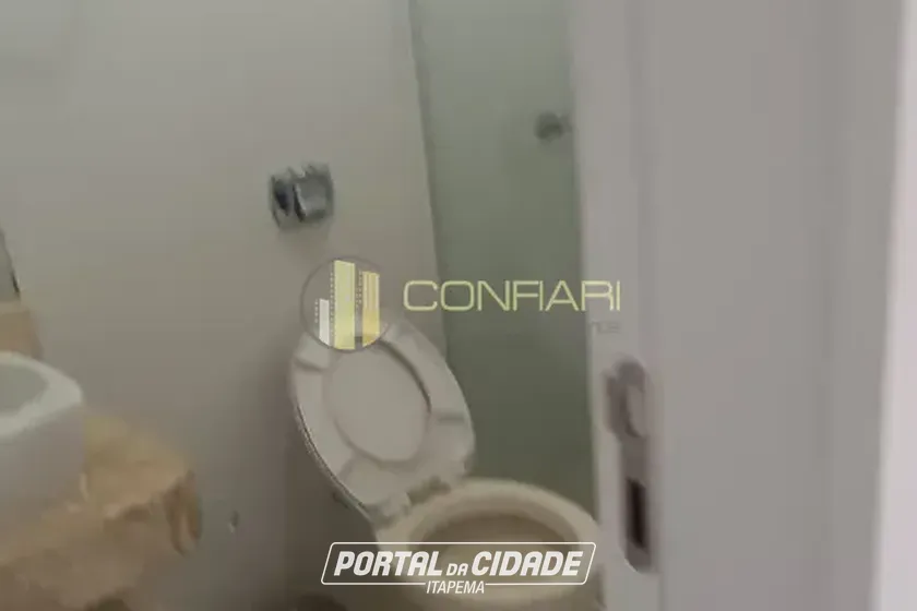 Apartamento &agrave; venda - 135m&sup2; - Meia praia