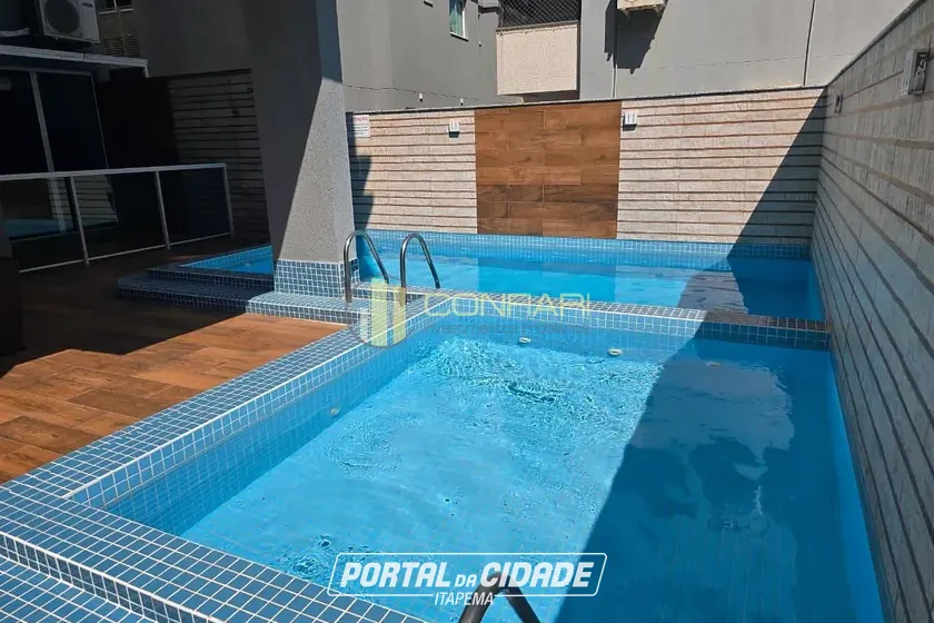 Apartamento &agrave; venda - 130m&sup2; - Meia Praia