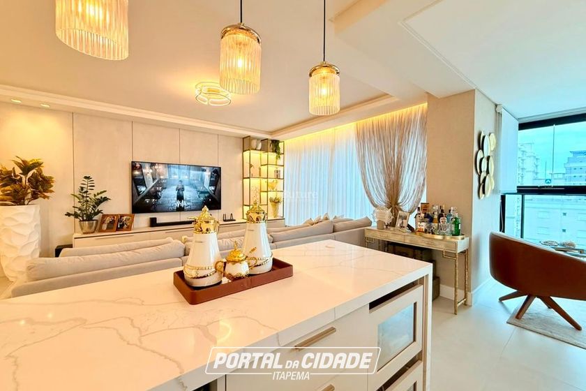 Apartamento &agrave; venda - 182m&sup2; - Meia Praia