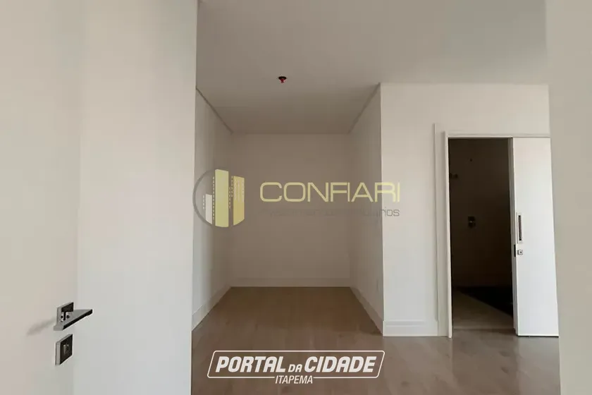 Apartamento &agrave; venda - 206m&sup2; - meia praia
