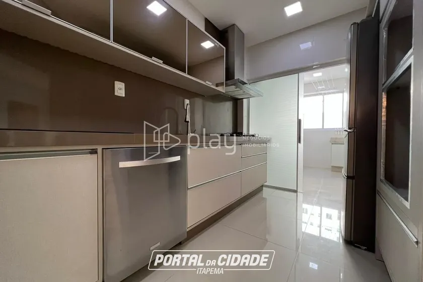 Apartamento &agrave; venda - 178m&sup2; - Meia Praia