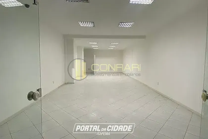 Sala Comercial &agrave; venda - 97m&sup2; - Meia Praia
