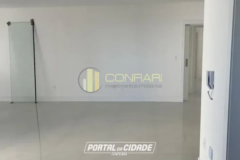 Apartamento &agrave; venda - 168m&sup2; - Meia Praia