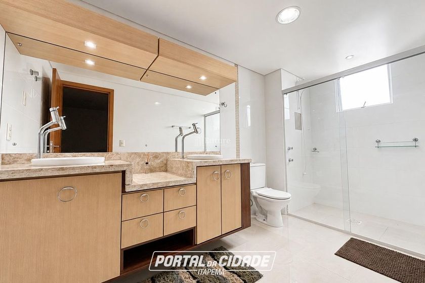 Apartamento &agrave; venda - 212m&sup2; - Meia Praia