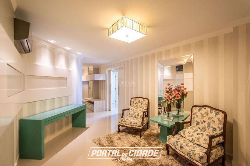 Apartamento &agrave; venda - 202m&sup2; - Meia Praia