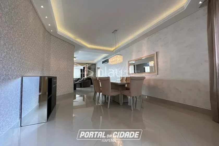 Apartamento &agrave; venda - 178m&sup2; - Meia Praia