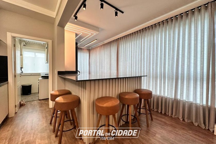 Apartamento &agrave; venda - 130m&sup2; - Meia Praia