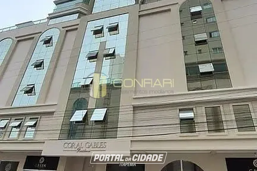 Apartamento &agrave; venda - 150m&sup2; - Meia Praia