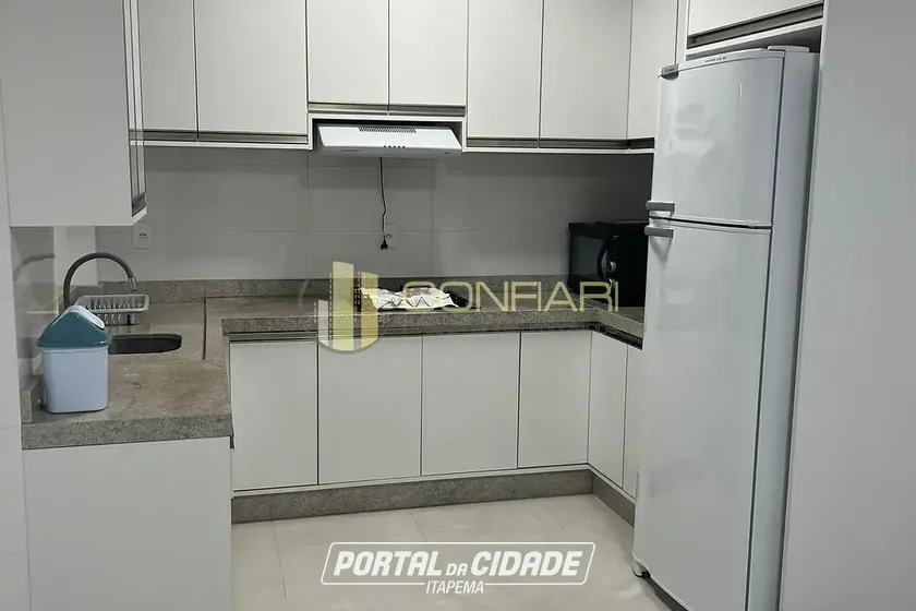 Apartamento para alugar - 130m&sup2; - Meia Praia