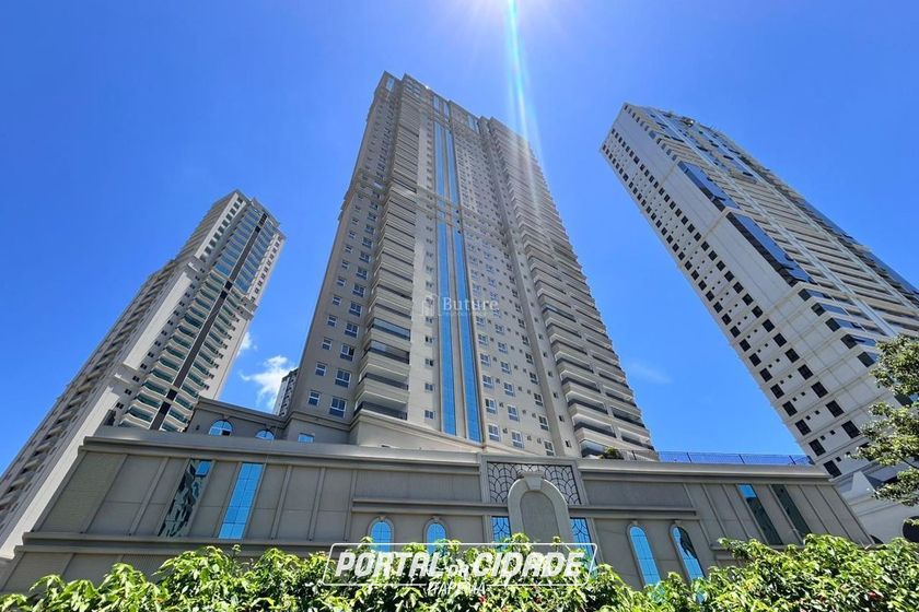 Apartamento &agrave; venda - 190m&sup2; - Centro