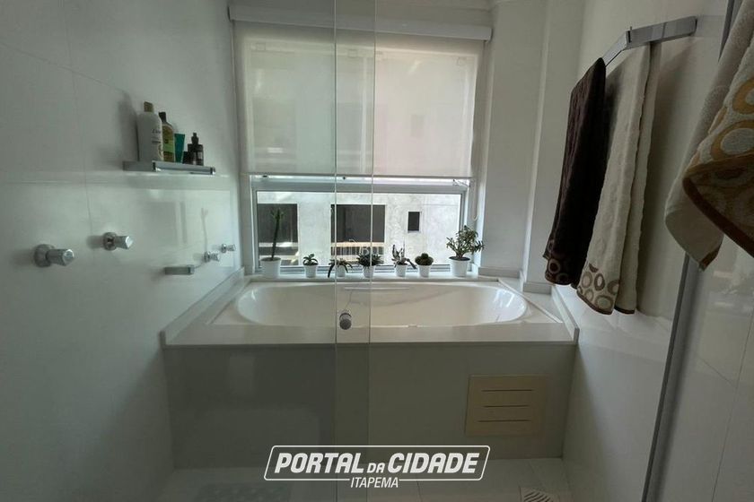 Apartamento &agrave; venda - 138m&sup2; - Centro