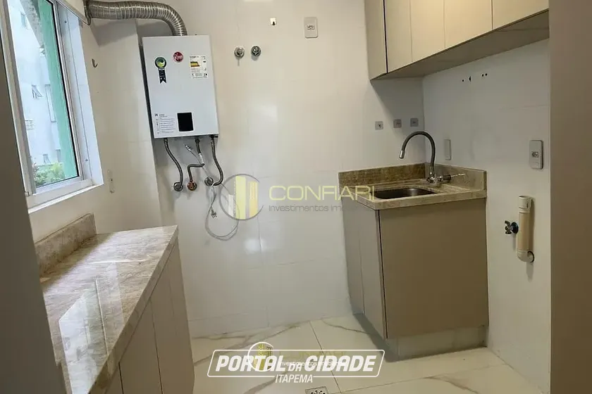 Apartamento &agrave; venda - 235m&sup2; - Meia Praia