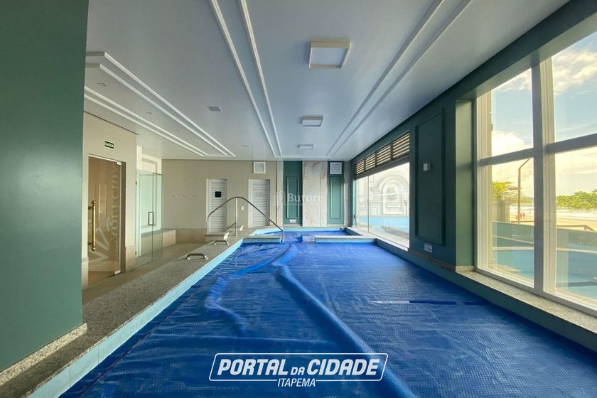 Apartamento &agrave; venda - 129m&sup2; - Meia Praia