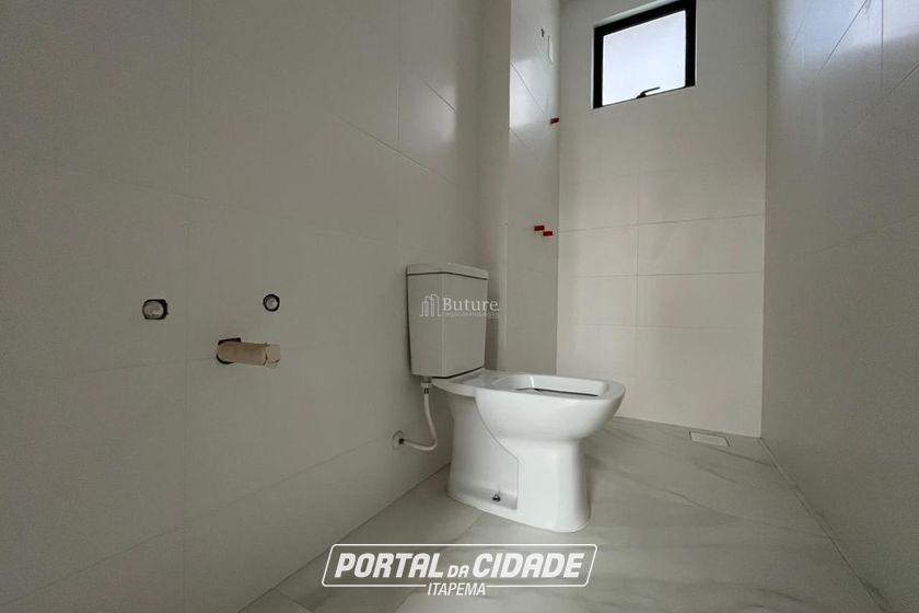Apartamento &agrave; venda - 125m&sup2; - Meia Praia