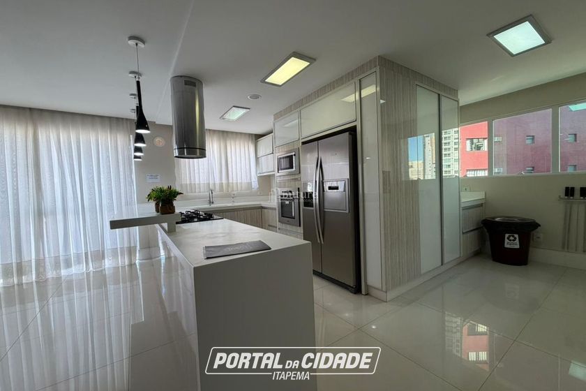 Apartamento &agrave; venda - 130m&sup2; - Centro