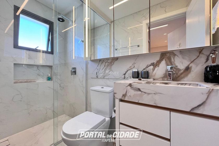 Apartamento &agrave; venda - 166m&sup2; - Meia Praia