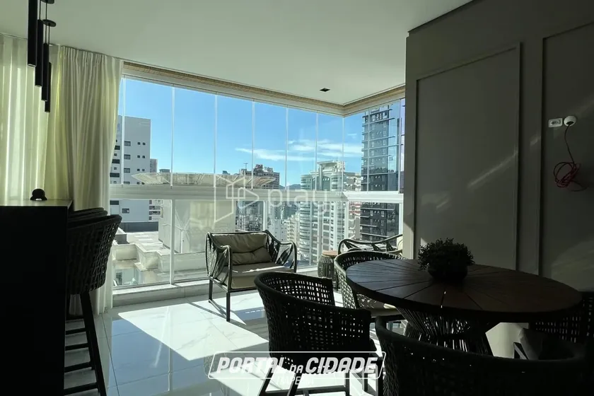 Apartamento &agrave; venda - 159m&sup2; - Meia Praia