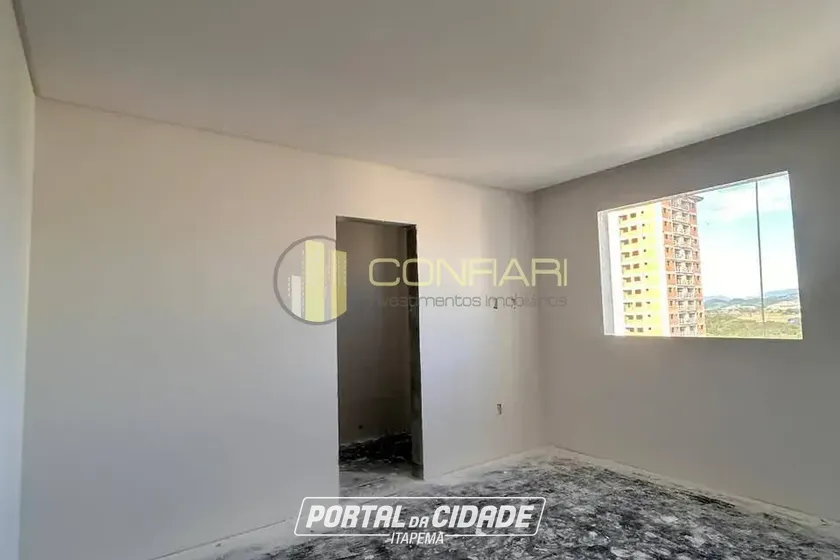 Apartamento &agrave; venda - 120m&sup2; - Meia praia