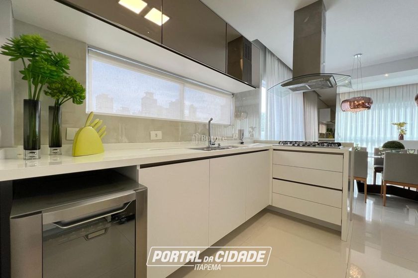 Apartamento &agrave; venda - 153m&sup2; - Meia Praia