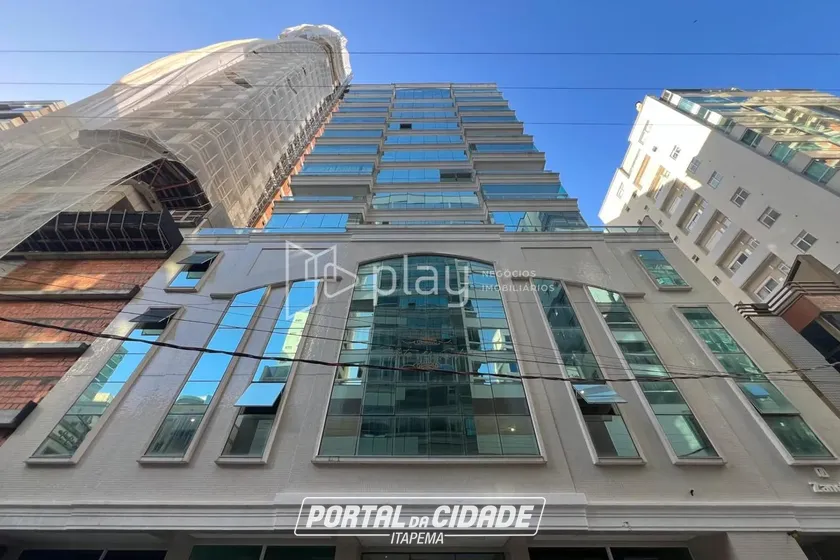 Apartamento &agrave; venda - 260m&sup2; - Meia Praia