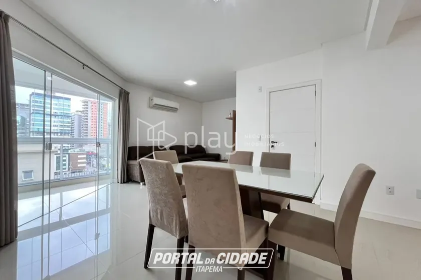 Apartamento &agrave; venda - 110m&sup2; - Meia Praia