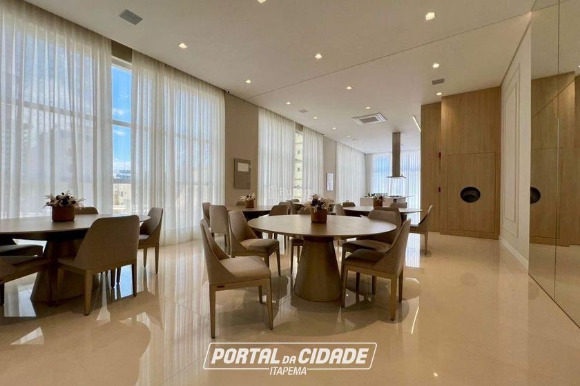 Apartamento &agrave; venda - 180m&sup2; - Meia Praia