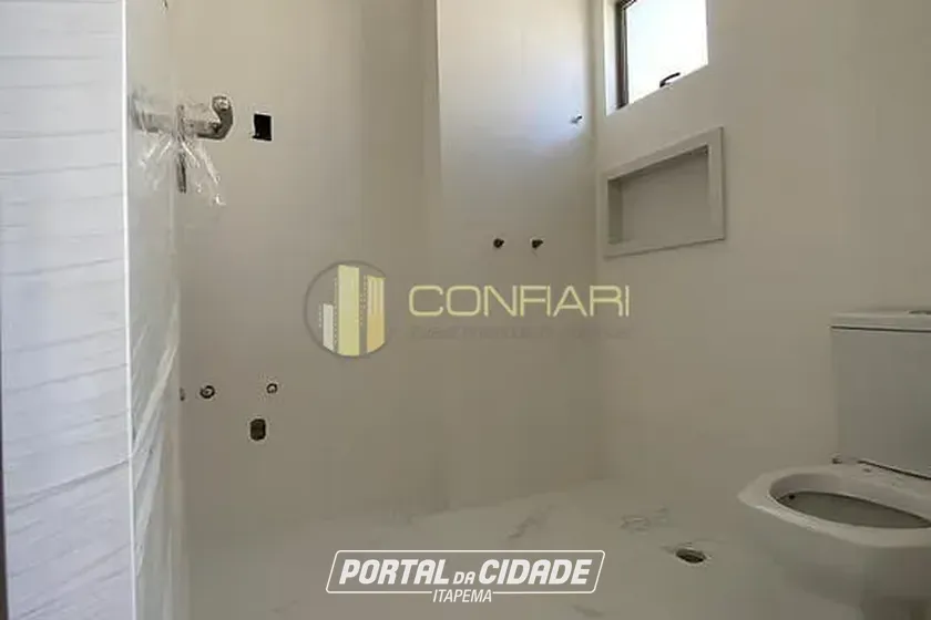 Apartamento &agrave; venda - 150m&sup2; - Meia Praia