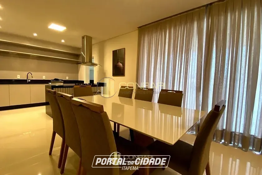 Apartamento &agrave; venda - 143m&sup2; - Meia Praia