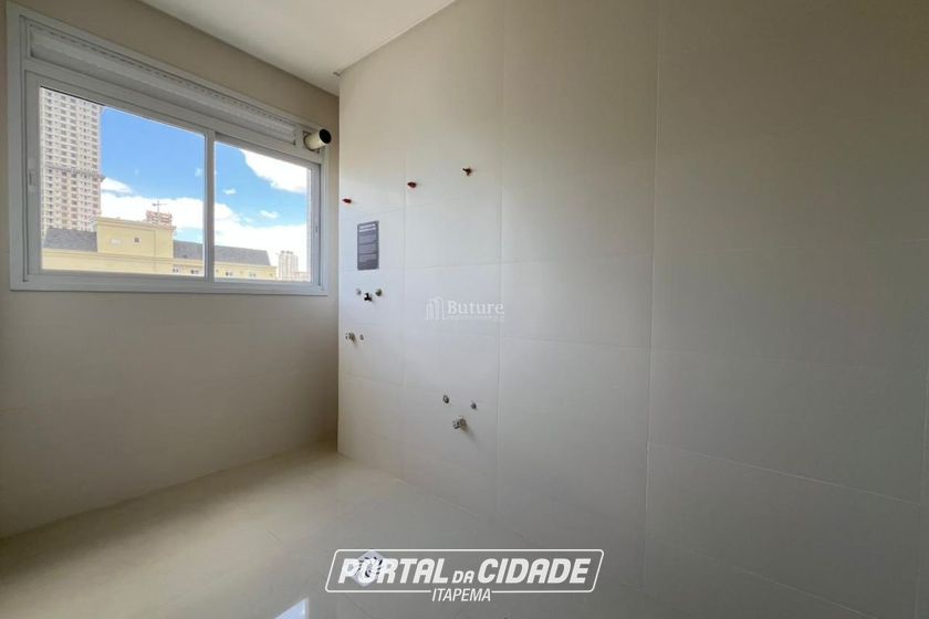 Apartamento &agrave; venda - 180m&sup2; - Meia Praia