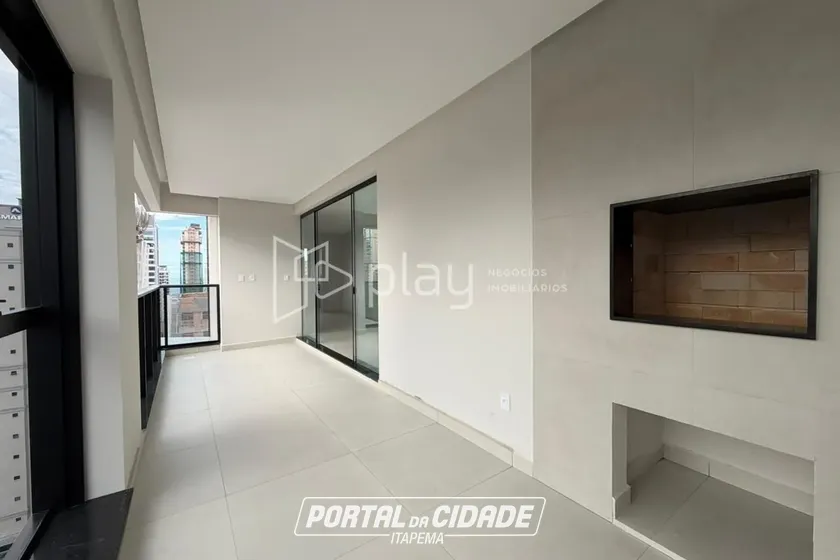 Apartamento &agrave; venda - 141m&sup2; - Meia Praia