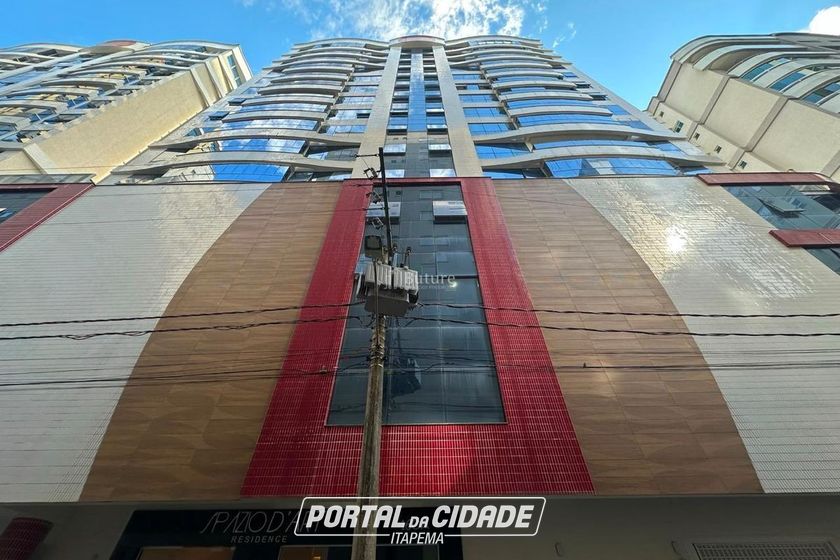 Apartamento &agrave; venda - 167m&sup2; - Meia Praia