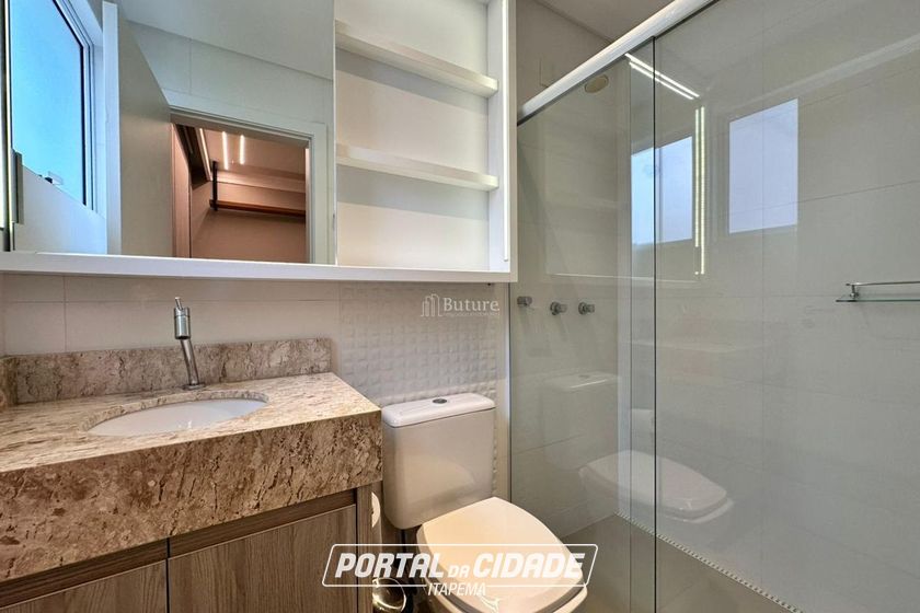 Apartamento &agrave; venda - 130m&sup2; - Meia Praia