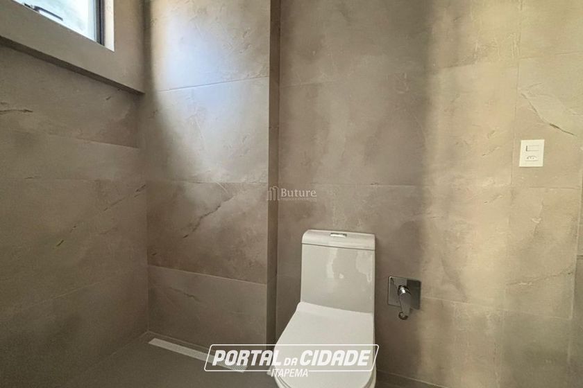 Apartamento &agrave; venda - 177m&sup2; - Meia Praia