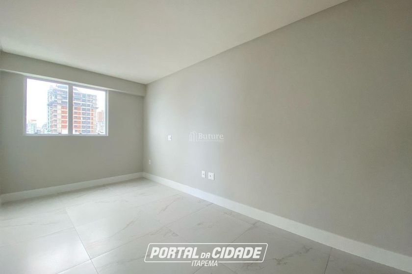 Apartamento &agrave; venda - 157m&sup2; - Meia Praia