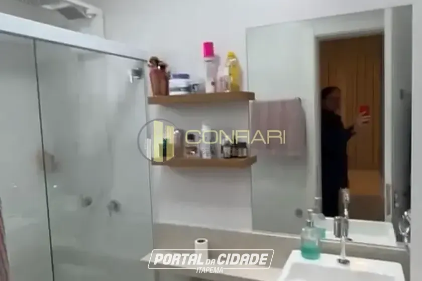 Apartamento para alugar - 95m&sup2; - Meia Praia