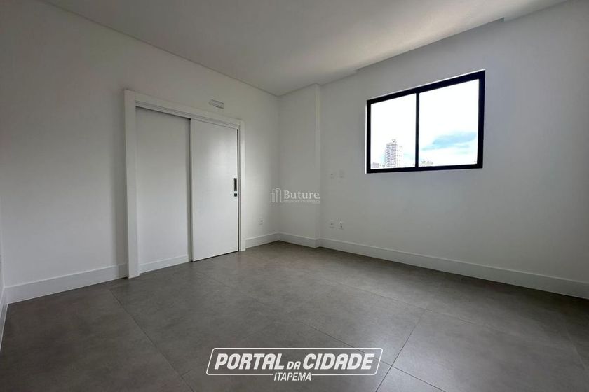 Apartamento &agrave; venda - 177m&sup2; - Meia Praia